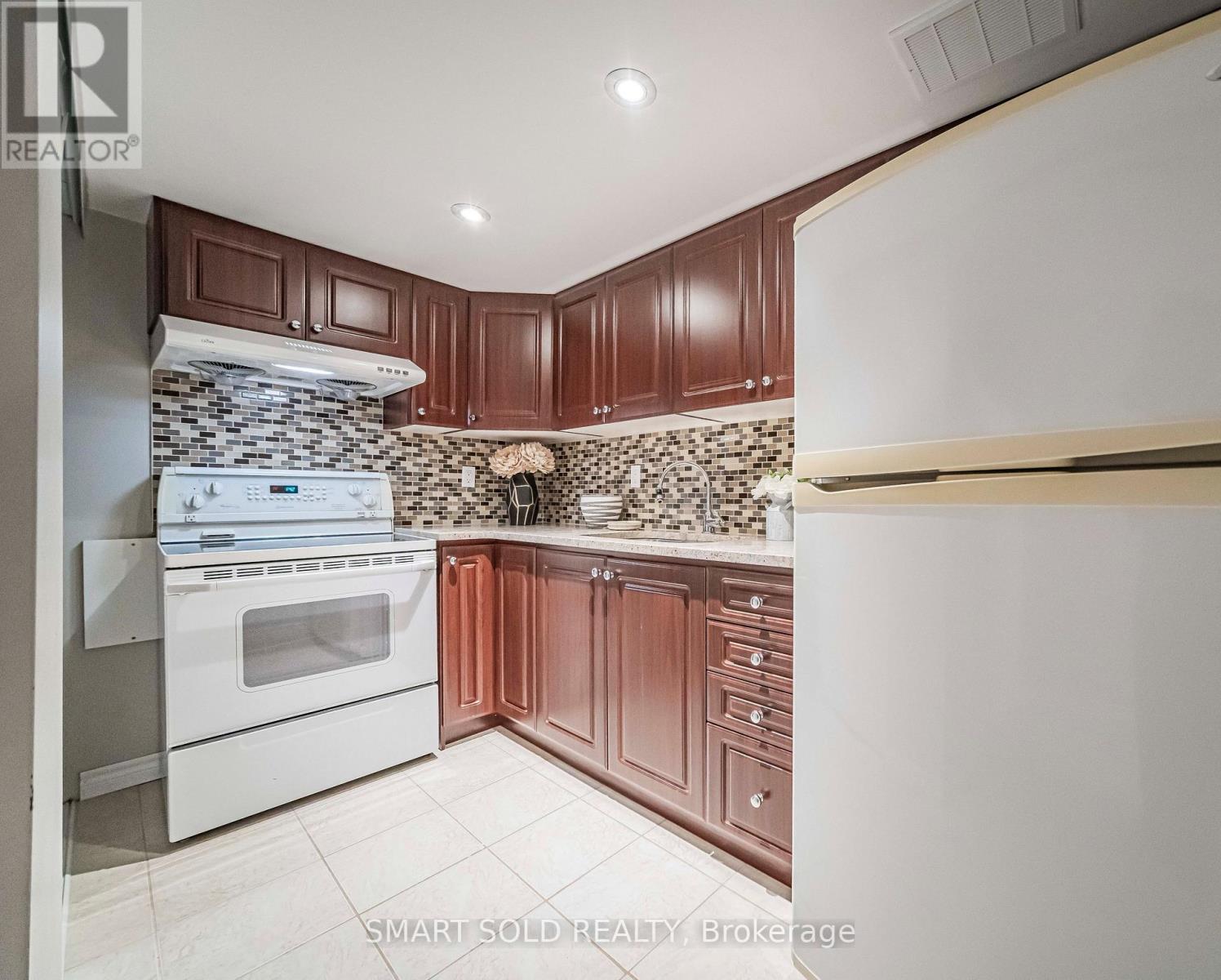 82 Ballymore Drive, Aurora, Ontario  L4G 7E6 - Photo 24 - N13812304