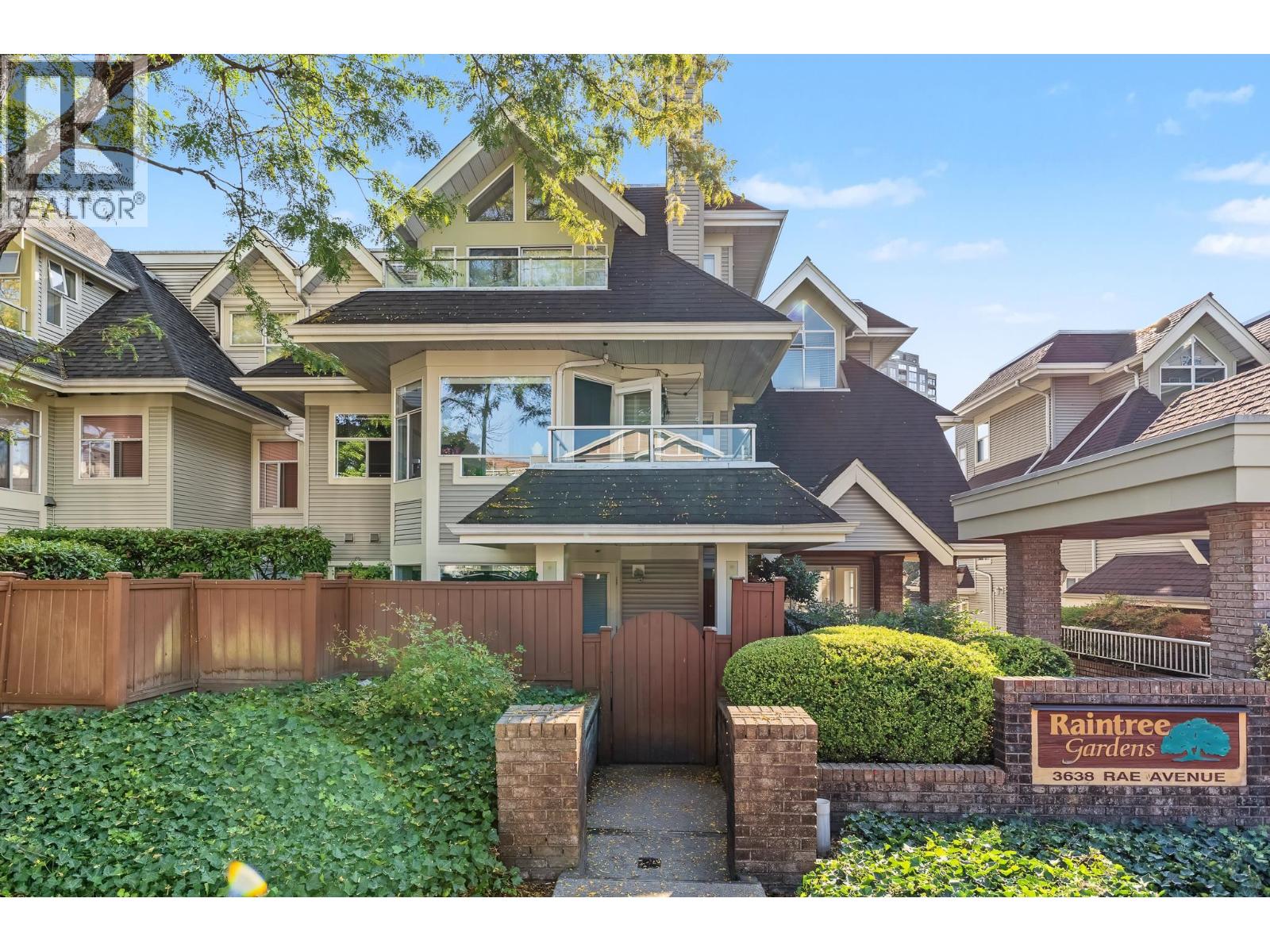 302 3638 RAE AVENUE, Vancouver, British Columbia