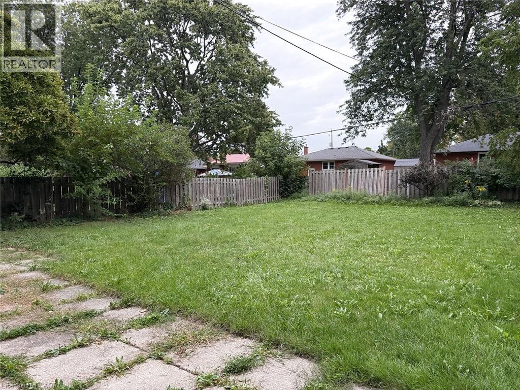 175 West 27th Street Unit# Main Floor, Hamilton, Ontario  L9C 5A5 - Photo 4 - 40856757