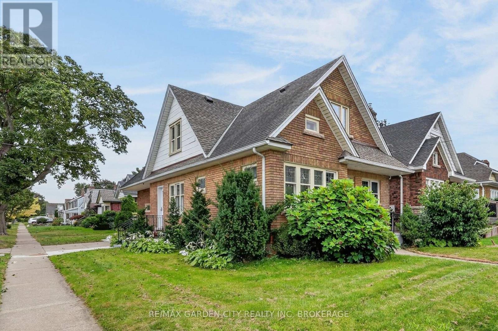 74 WILEY STREET, St. Catharines, Ontario