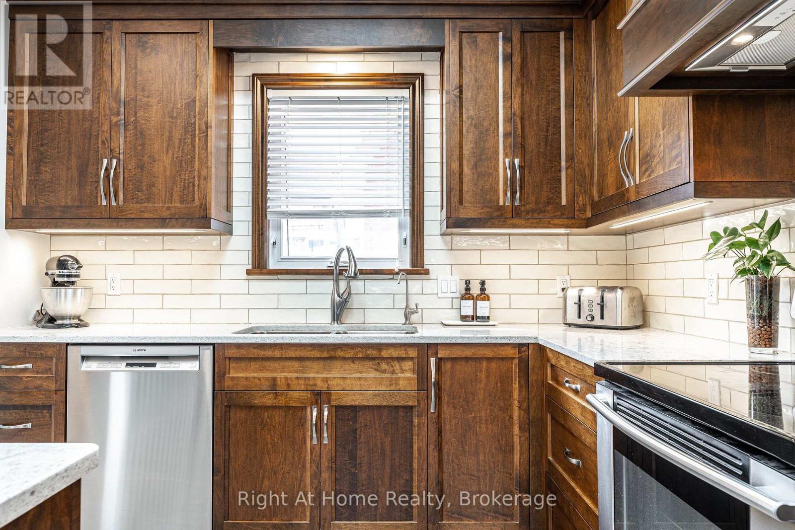 117 Pleasant Drive, Stratford, Ontario  N5A 4X5 - Photo 14 - X13817144