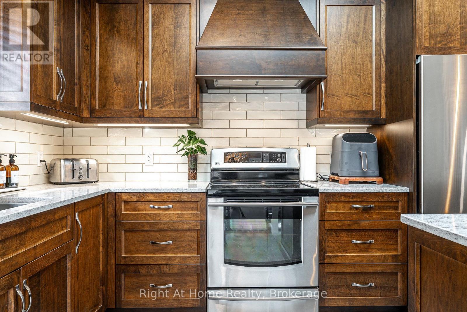 117 Pleasant Drive, Stratford, Ontario  N5A 4X5 - Photo 15 - X13817144