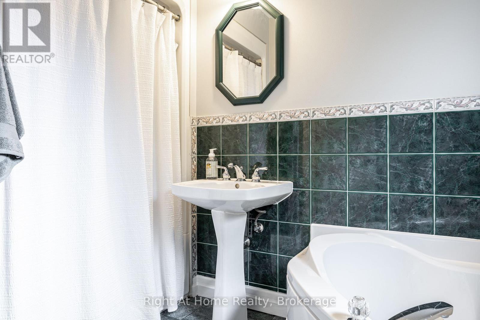 117 Pleasant Drive, Stratford, Ontario  N5A 4X5 - Photo 34 - X13817144