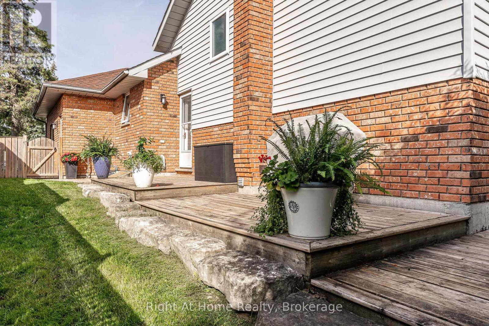 117 Pleasant Drive, Stratford, Ontario  N5A 4X5 - Photo 46 - X13817144