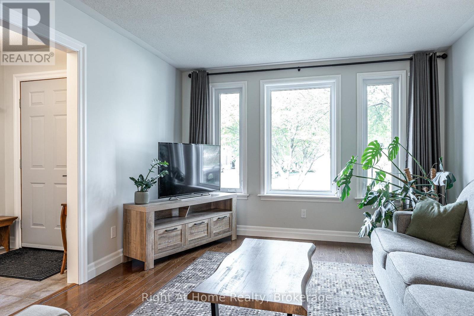 117 Pleasant Drive, Stratford, Ontario  N5A 4X5 - Photo 9 - X13817144