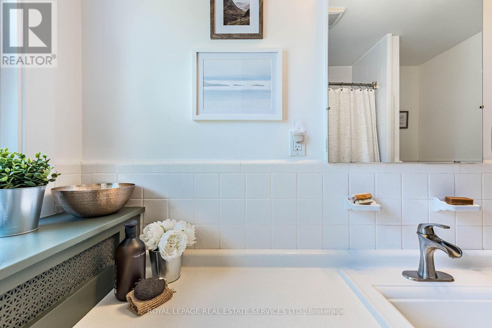 21 Eastbourne Crescent, Toronto, Ontario  M8V 1W5 - Photo 34 - W13817114