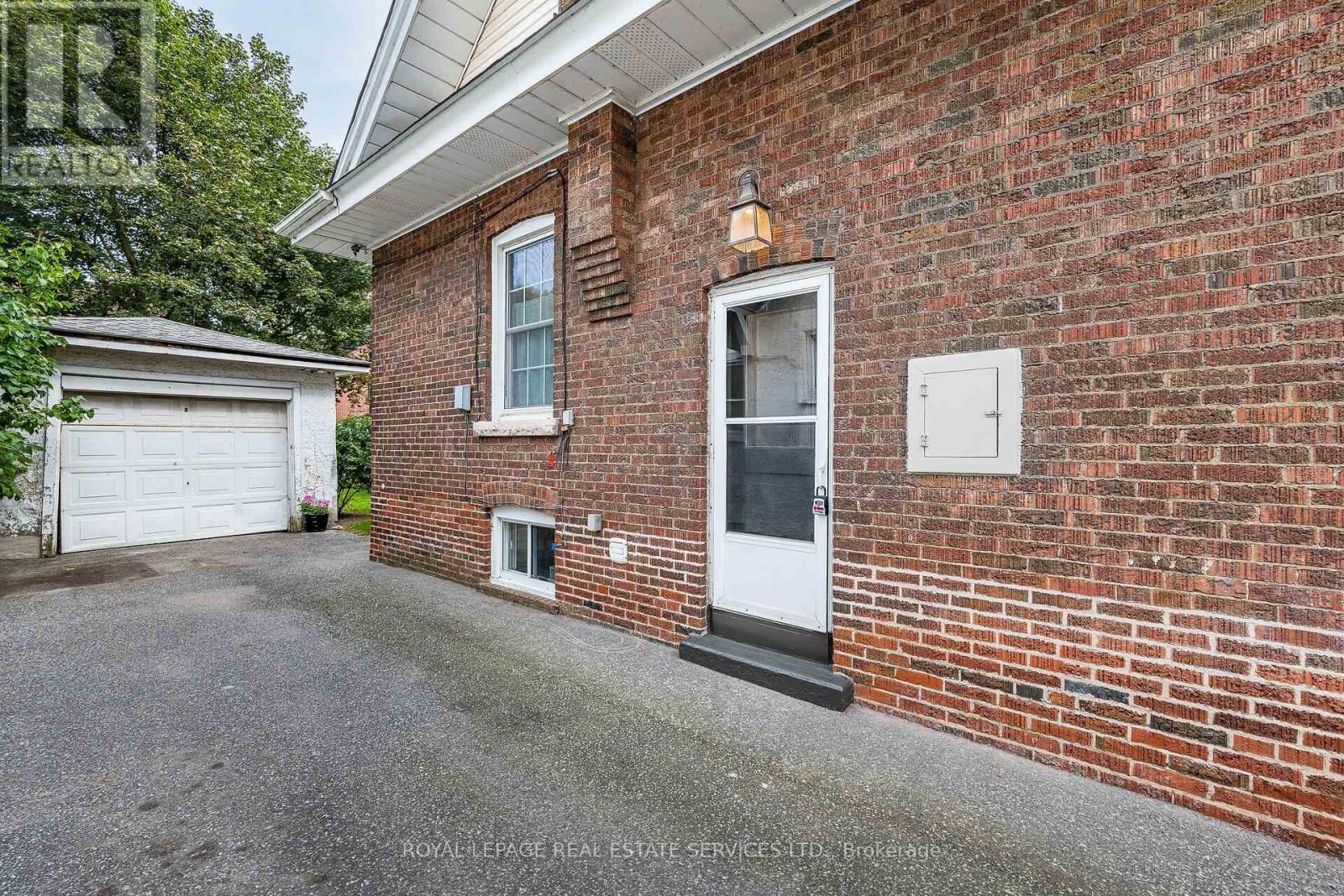 21 Eastbourne Crescent, Toronto, Ontario  M8V 1W5 - Photo 42 - W13817114