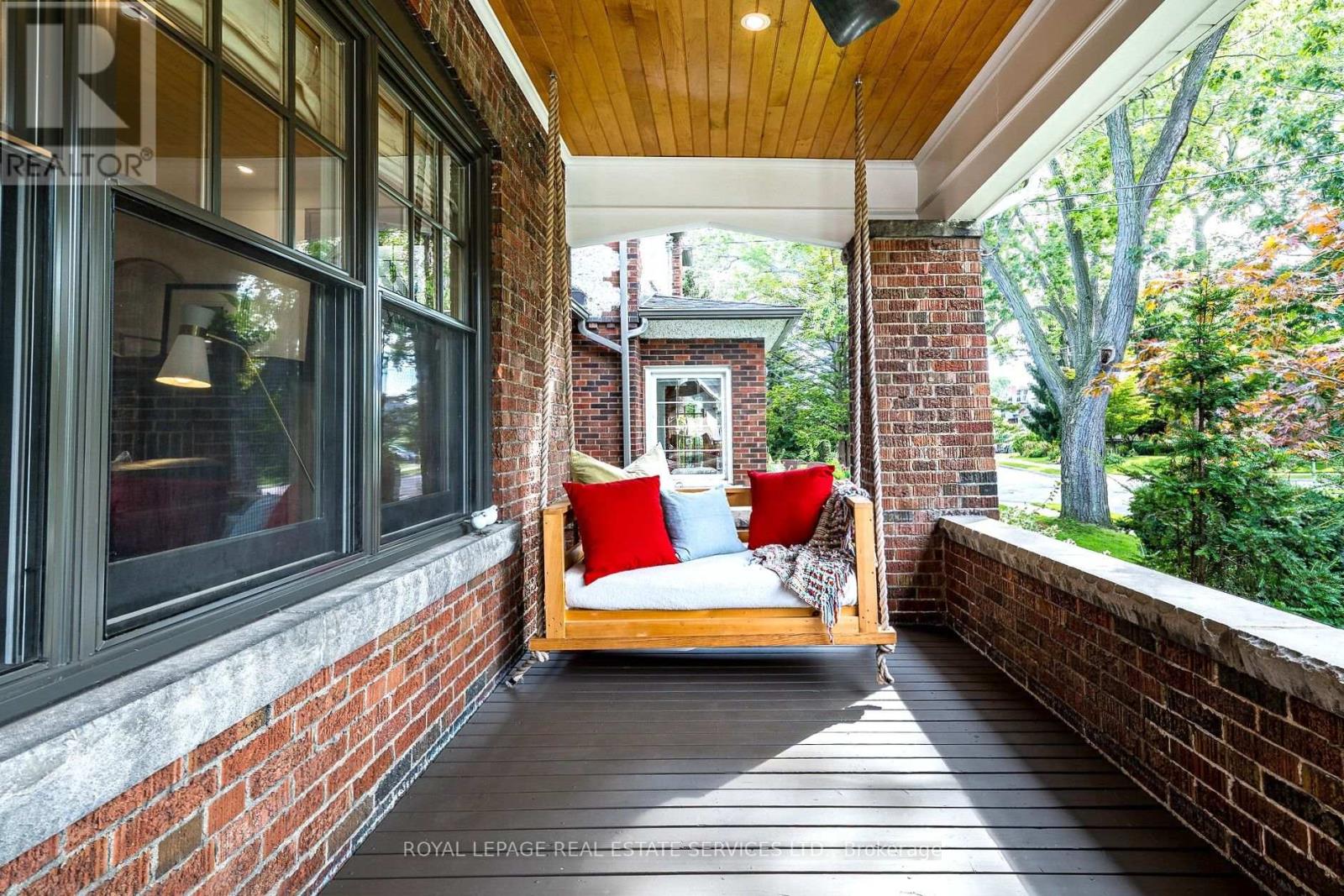 21 Eastbourne Crescent, Toronto, Ontario  M8V 1W5 - Photo 6 - W13817114