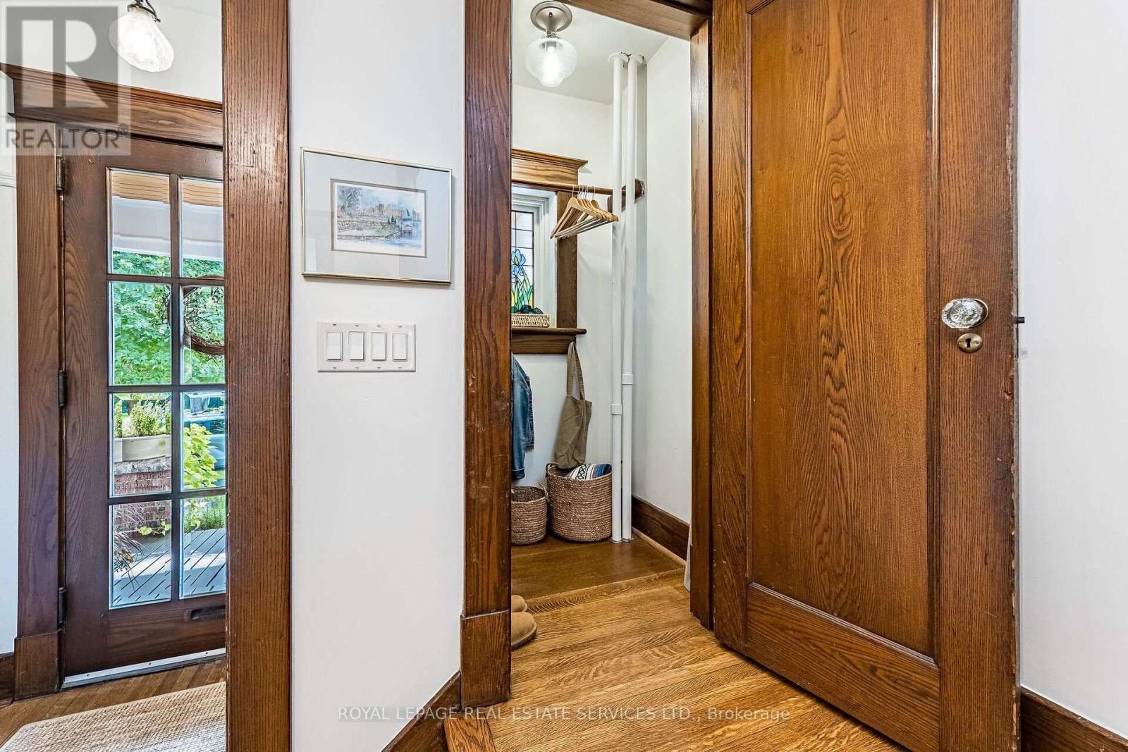 21 Eastbourne Crescent, Toronto, Ontario  M8V 1W5 - Photo 8 - W13817114