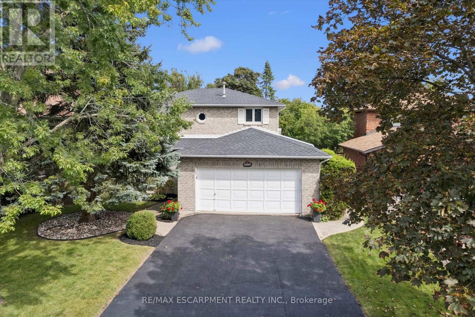 2203 ROBIN DRIVE, Mississauga, Ontario
