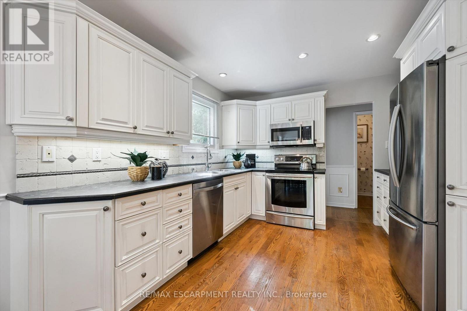 2203 Robin Drive, Mississauga, Ontario  L5K 2L5 - Photo 13 - W13817120