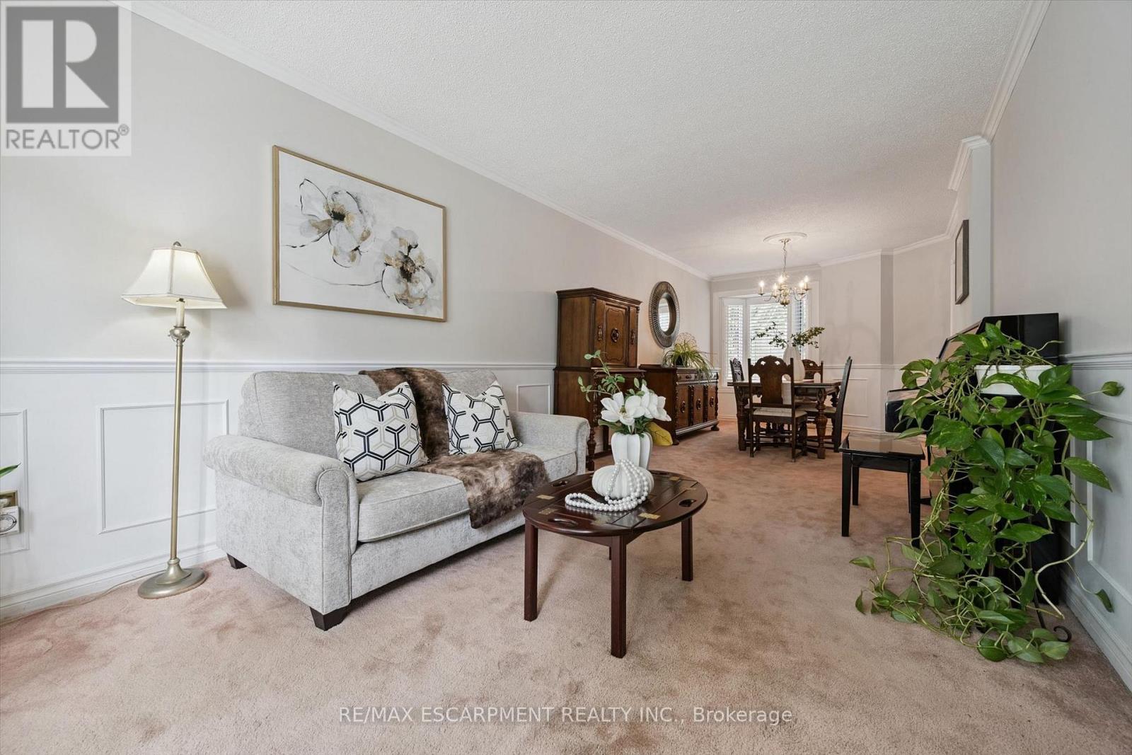 2203 Robin Drive, Mississauga, Ontario  L5K 2L5 - Photo 5 - W13817120