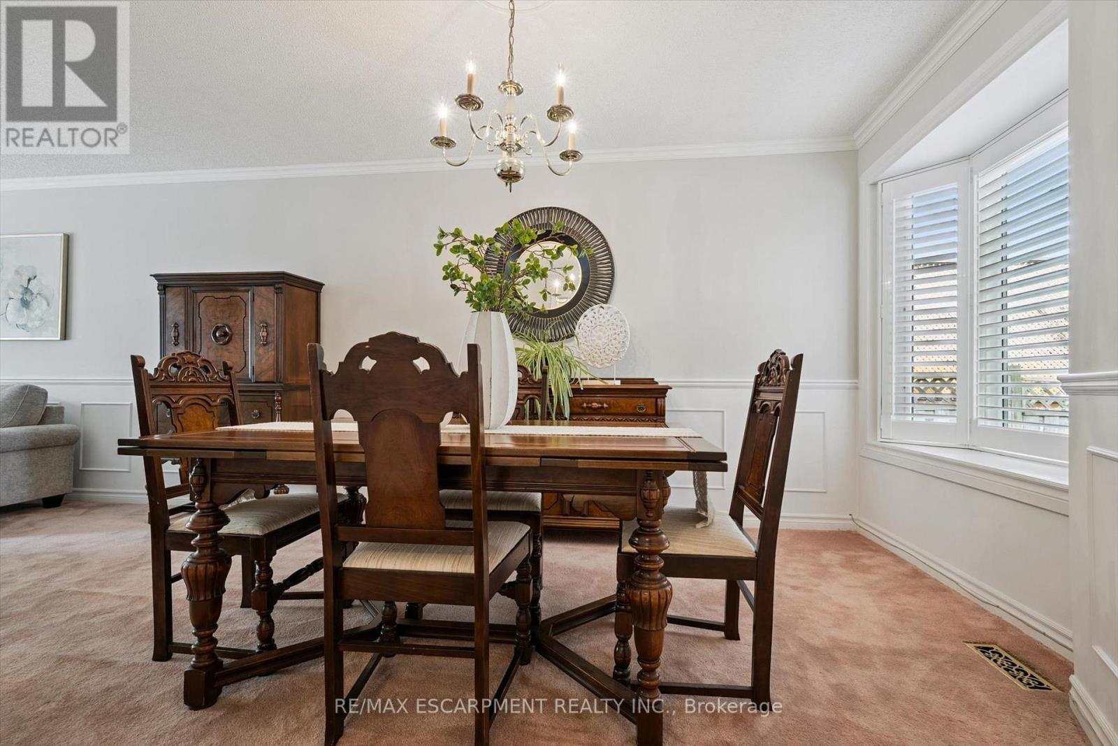 2203 Robin Drive, Mississauga, Ontario  L5K 2L5 - Photo 8 - W13817120