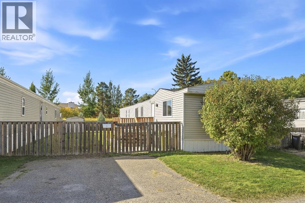 <div class="slider-price">$54,900.00</div><p>75, 5344 76 Street, Red Deer, Alberta</p>