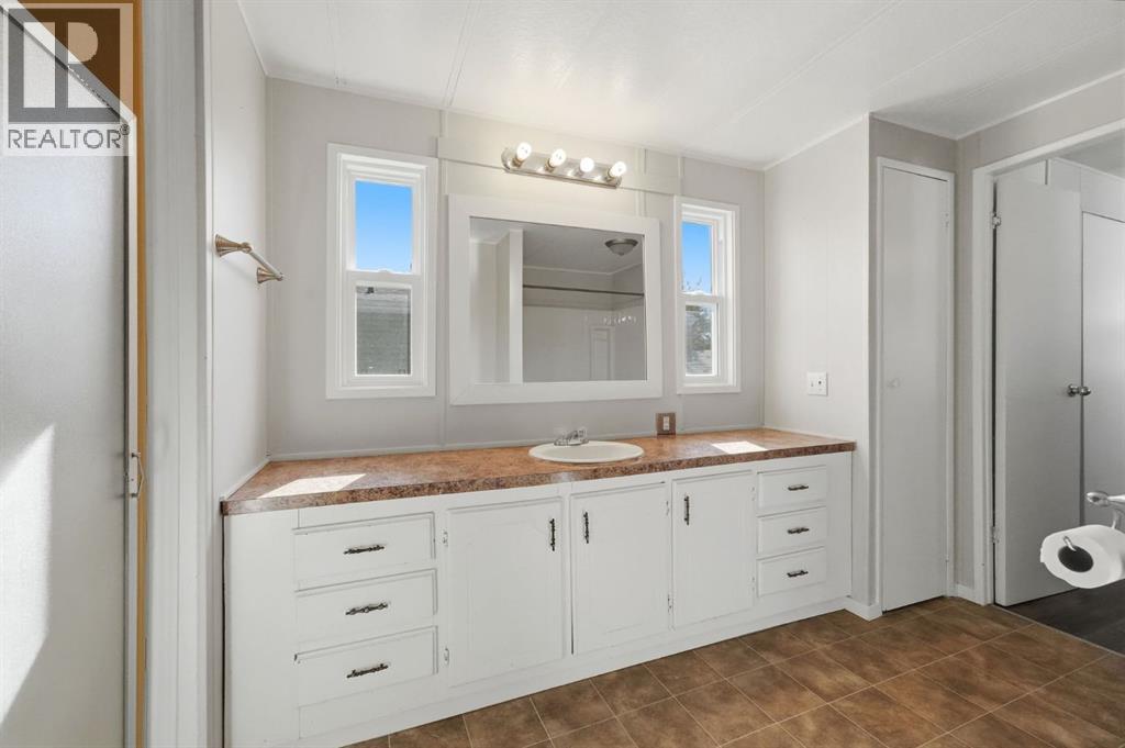 75, 5344 76 Street, Red Deer, Alberta T4P 2A6 - Photo 17 - A2347449
