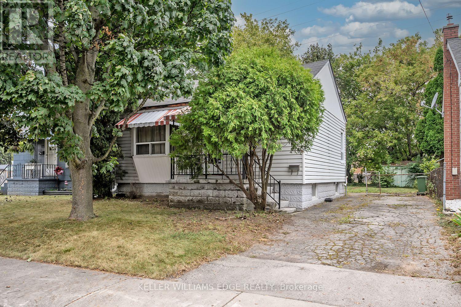 129 SELKIRK AVENUE, Hamilton, Ontario