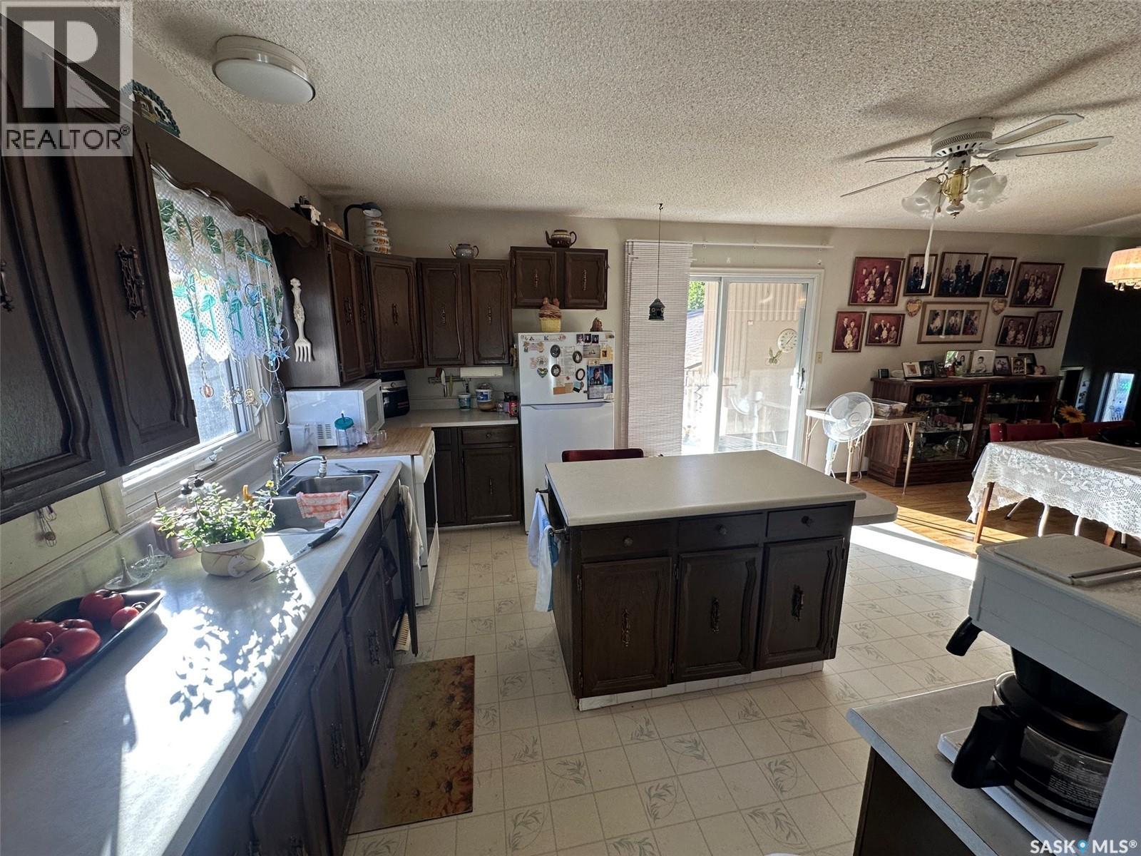 105 Empire Road, Assiniboia, Saskatchewan  S0H 0B0 - Photo 6 - SK049215