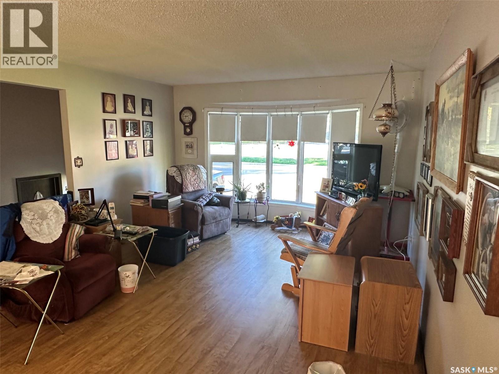 105 Empire Road, Assiniboia, Saskatchewan  S0H 0B0 - Photo 9 - SK049215