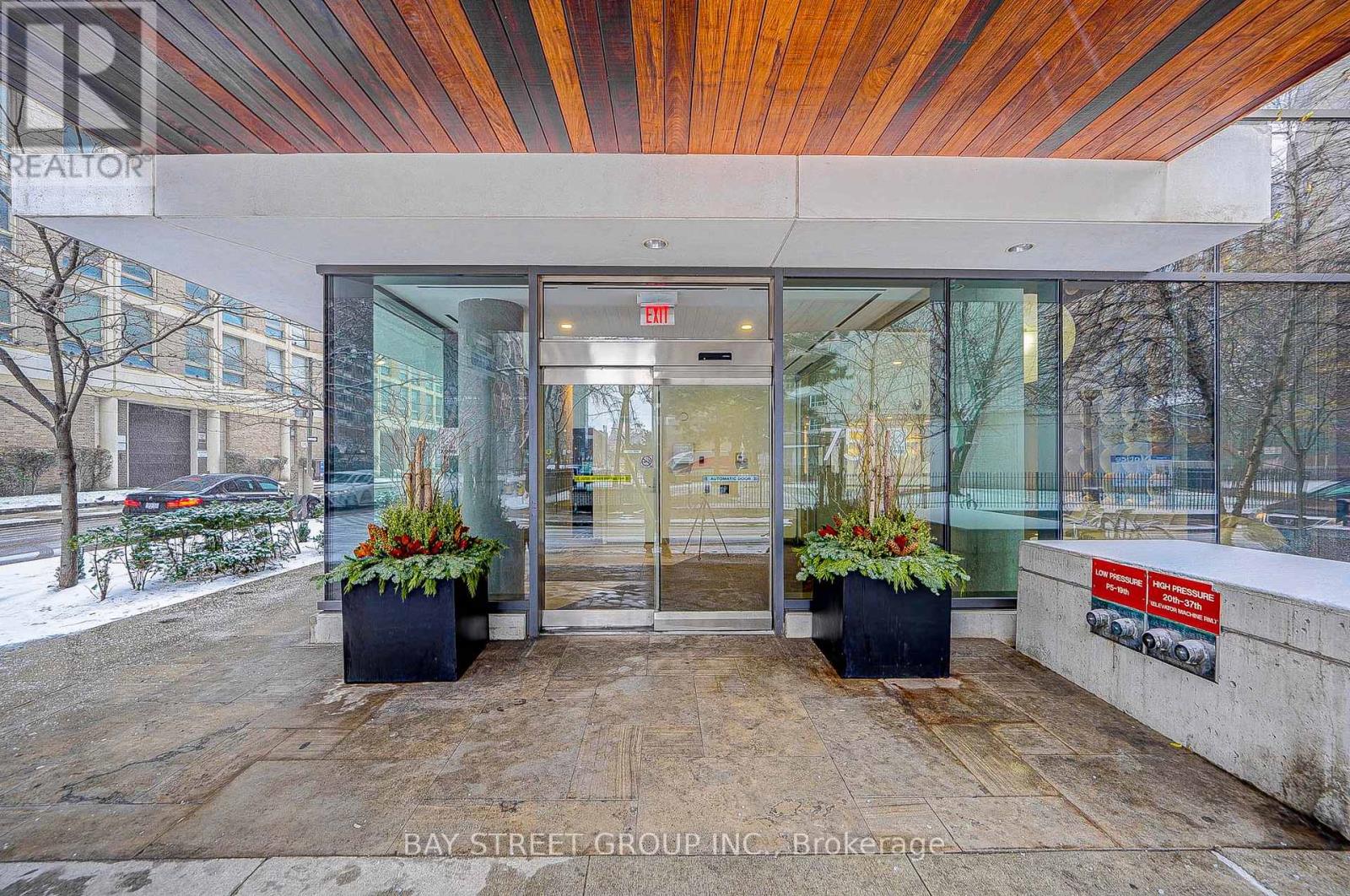 609 - 75 St Nicholas Street, Toronto, Ontario  M4Y 0A5 - Photo 4 - C13817170