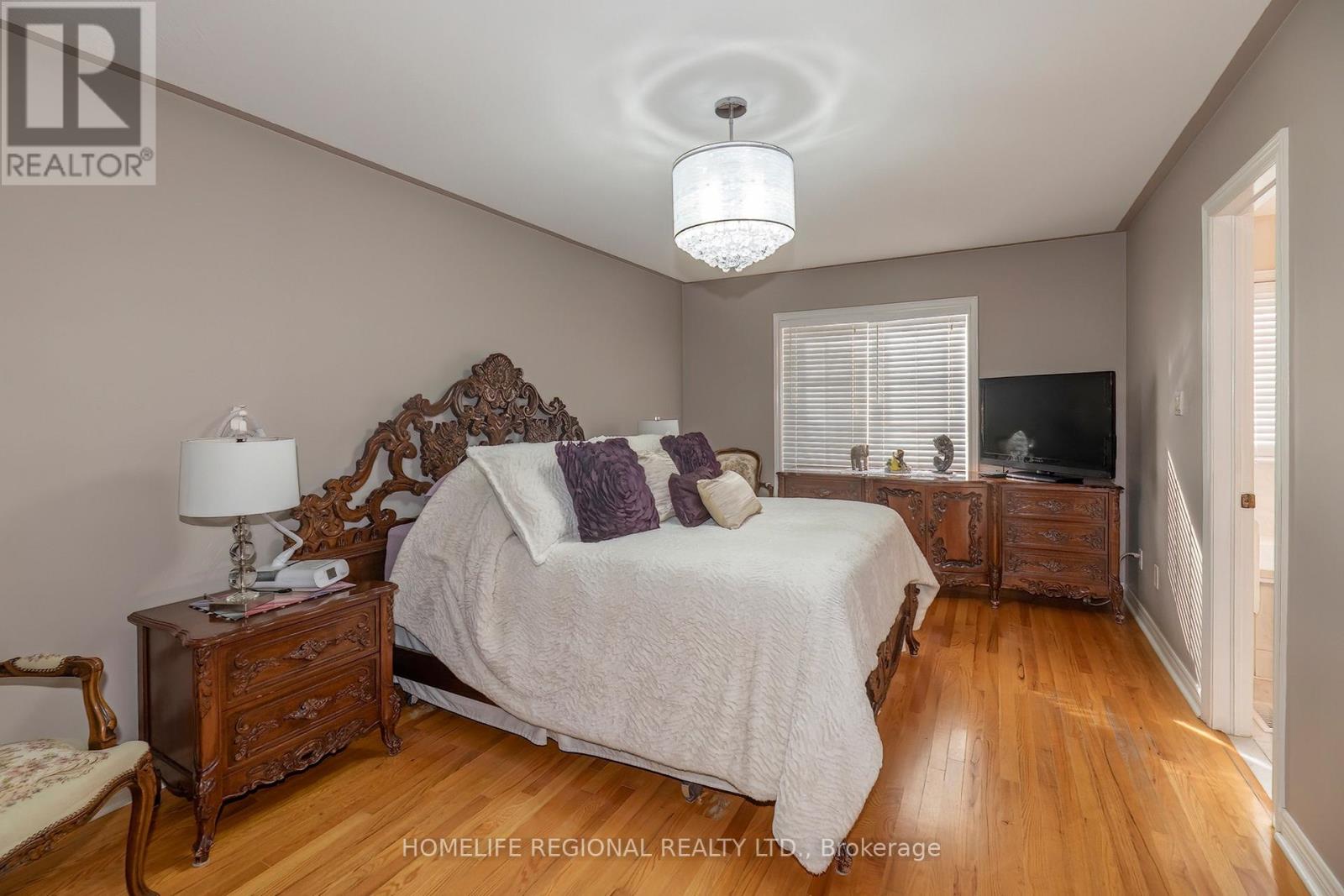 40 Arnold Crescent, Whitby, Ontario  L1M 1H9 - Photo 13 - E13817154