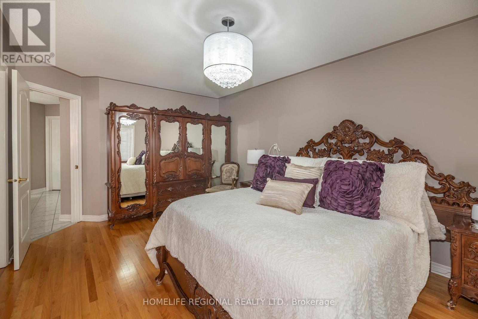 40 Arnold Crescent, Whitby, Ontario  L1M 1H9 - Photo 14 - E13817154