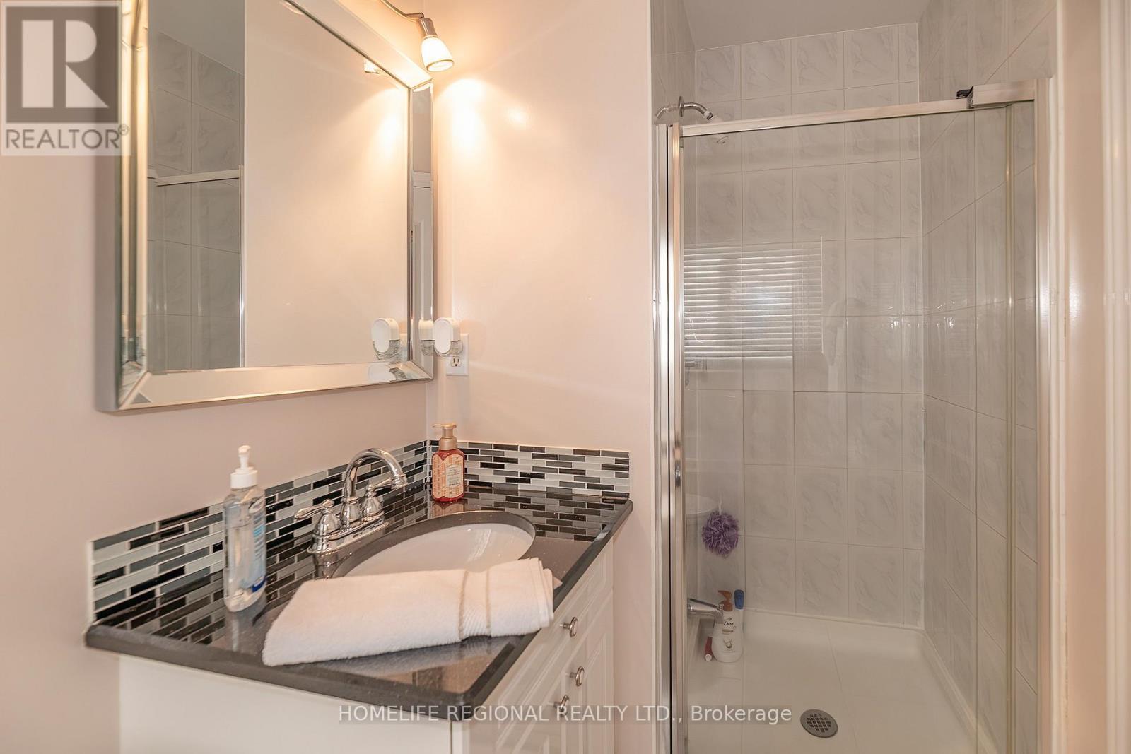 40 Arnold Crescent, Whitby, Ontario  L1M 1H9 - Photo 16 - E13817154