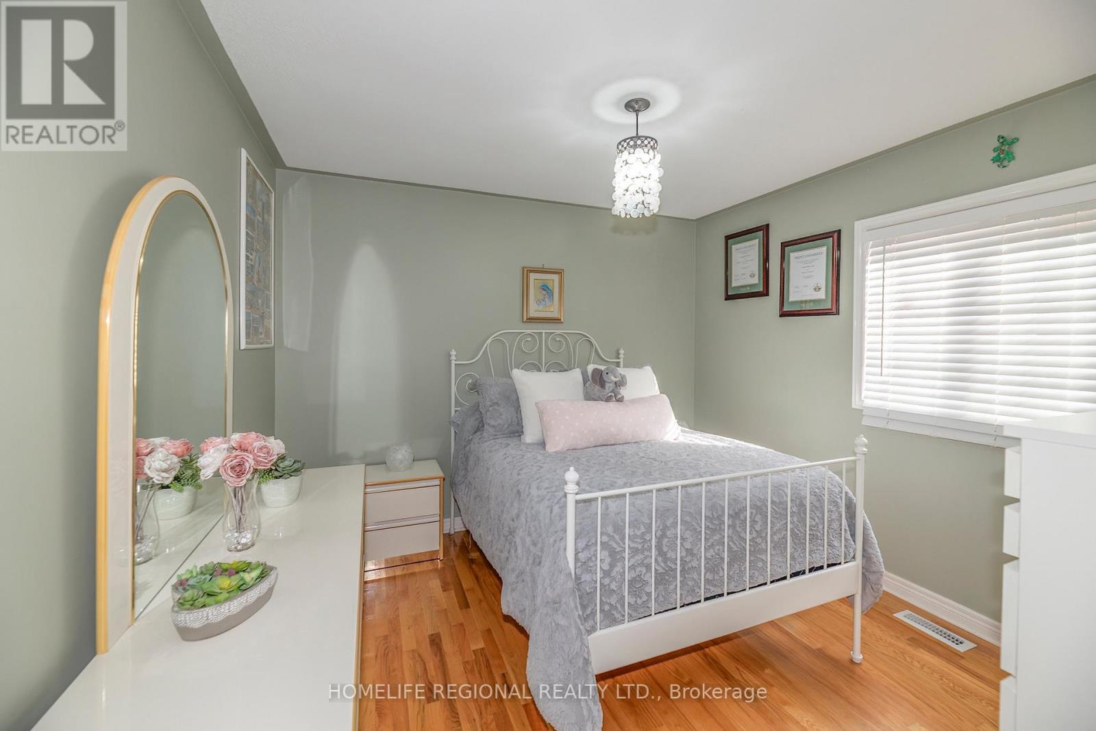 40 Arnold Crescent, Whitby, Ontario  L1M 1H9 - Photo 18 - E13817154