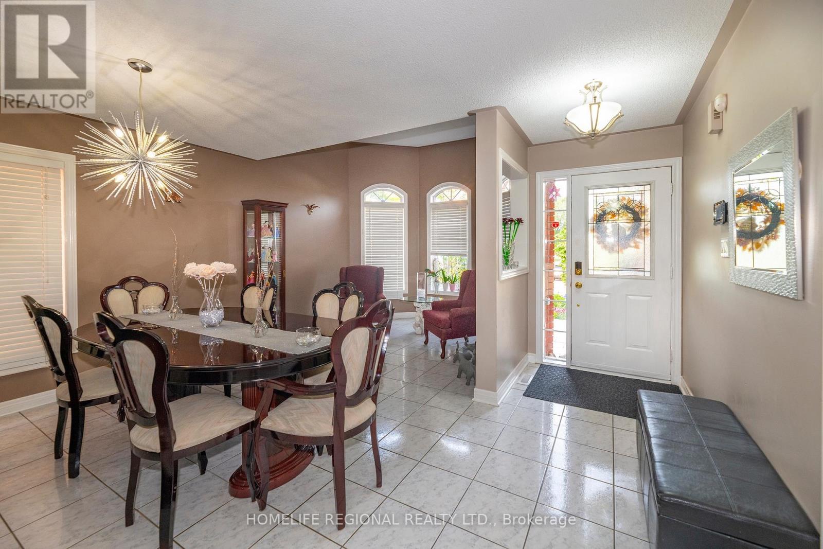 40 Arnold Crescent, Whitby, Ontario  L1M 1H9 - Photo 3 - E13817154