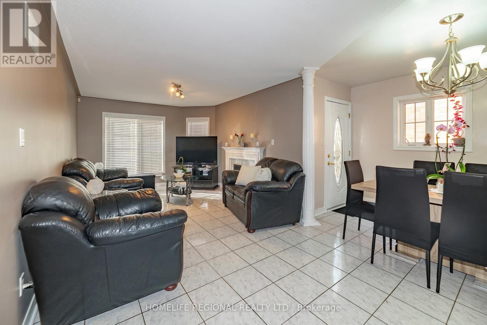 40 Arnold Crescent, Whitby, Ontario  L1M 1H9 - Photo 7 - E13817154
