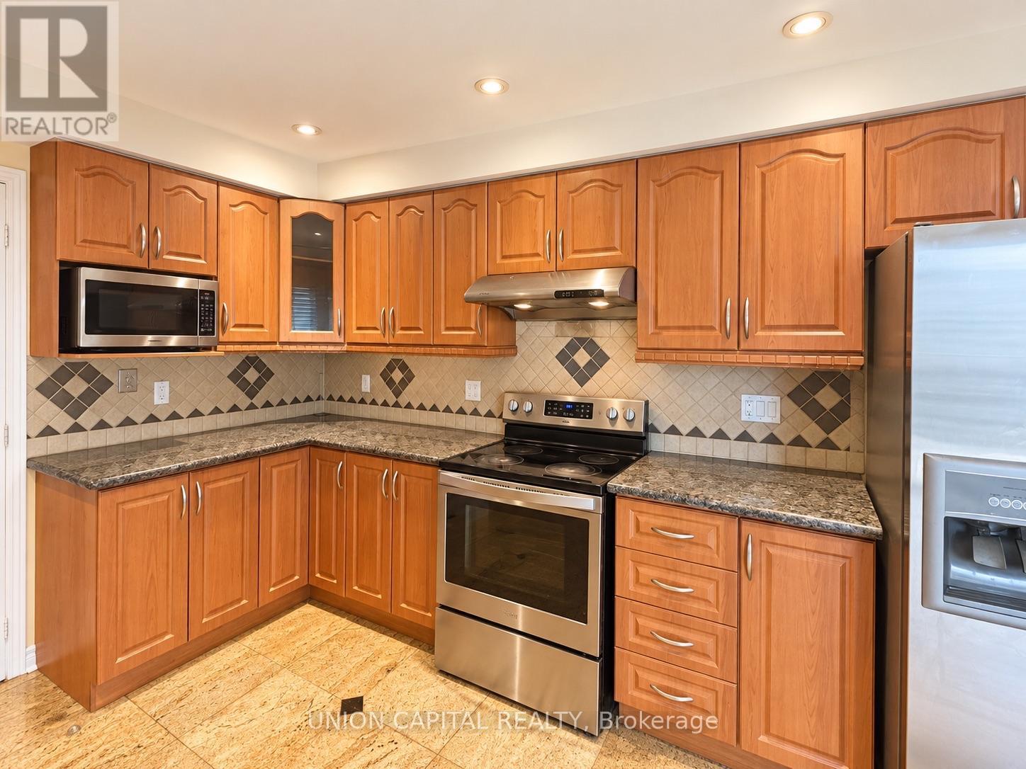 21 Strawberry Hills Drive, Toronto, Ontario  M1V 3X9 - Photo 12 - E13817158