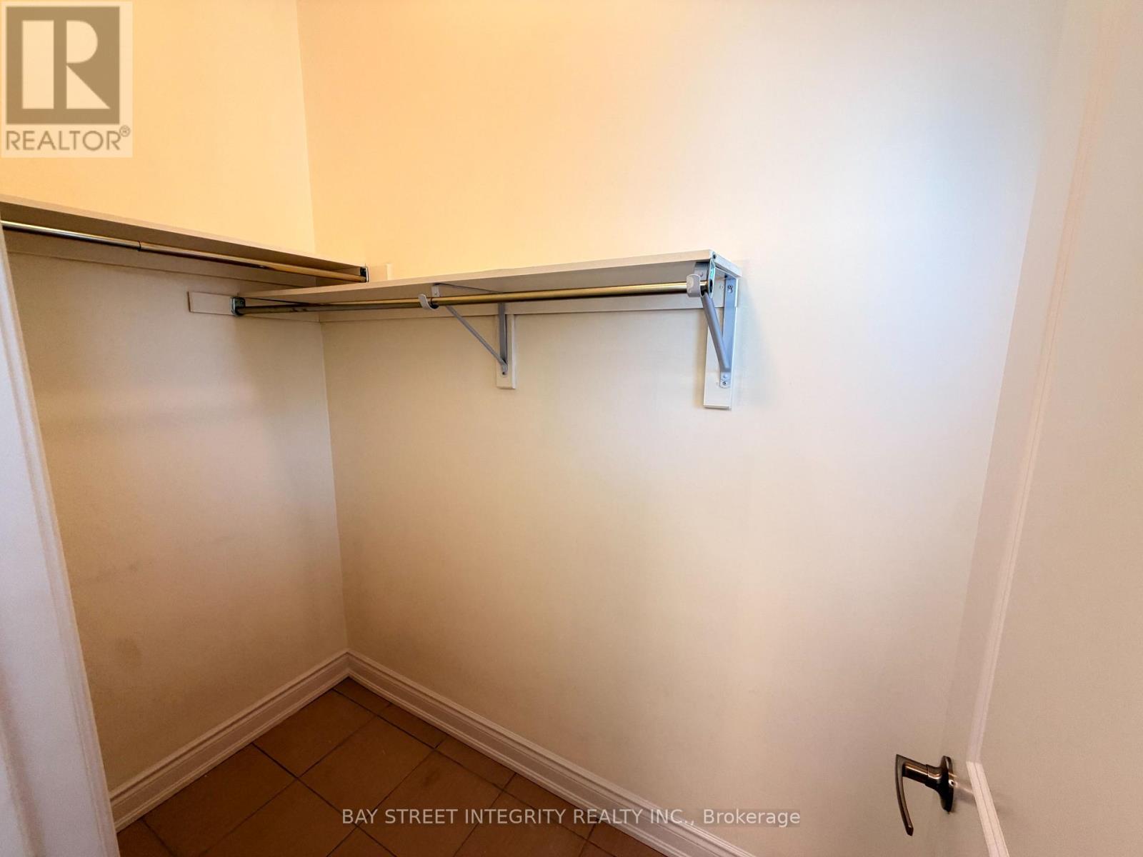 61 Cannes Avenue, Vaughan, Ontario  L4H 4P8 - Photo 3 - N13817162