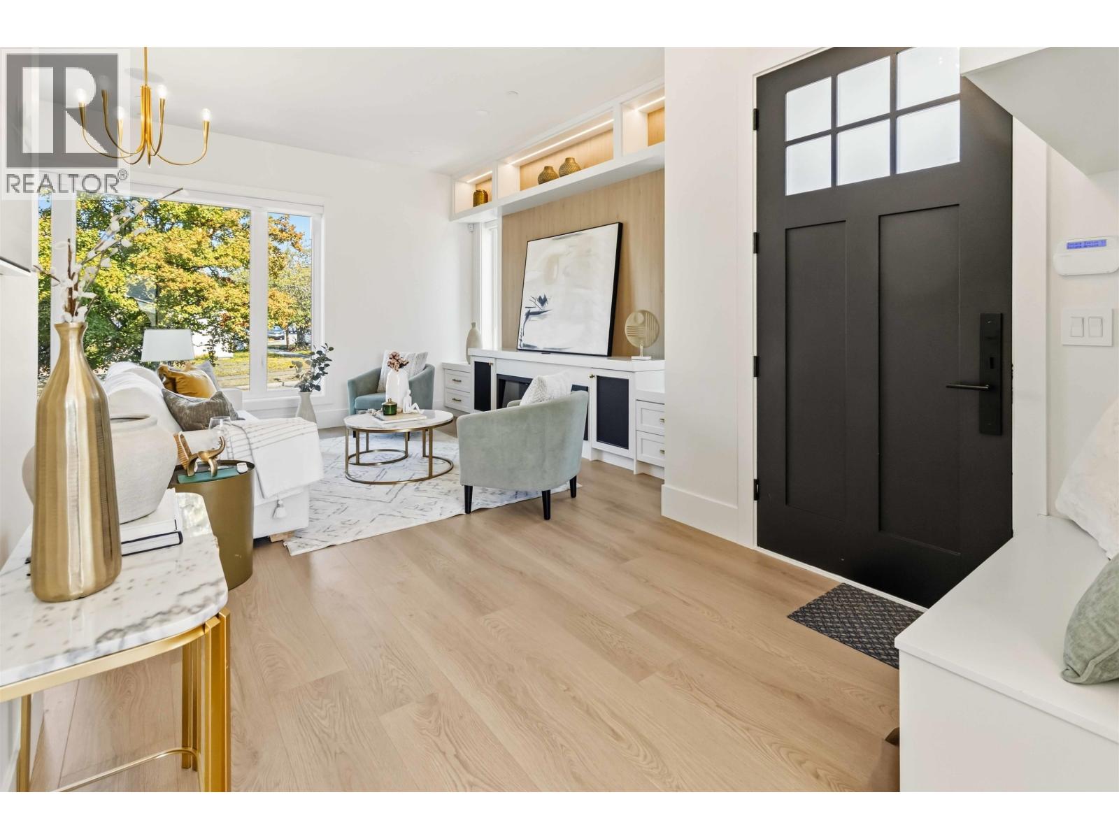 6425 Doman Street, Vancouver, British Columbia  V5S 3H2 - Photo 2 - R3166136