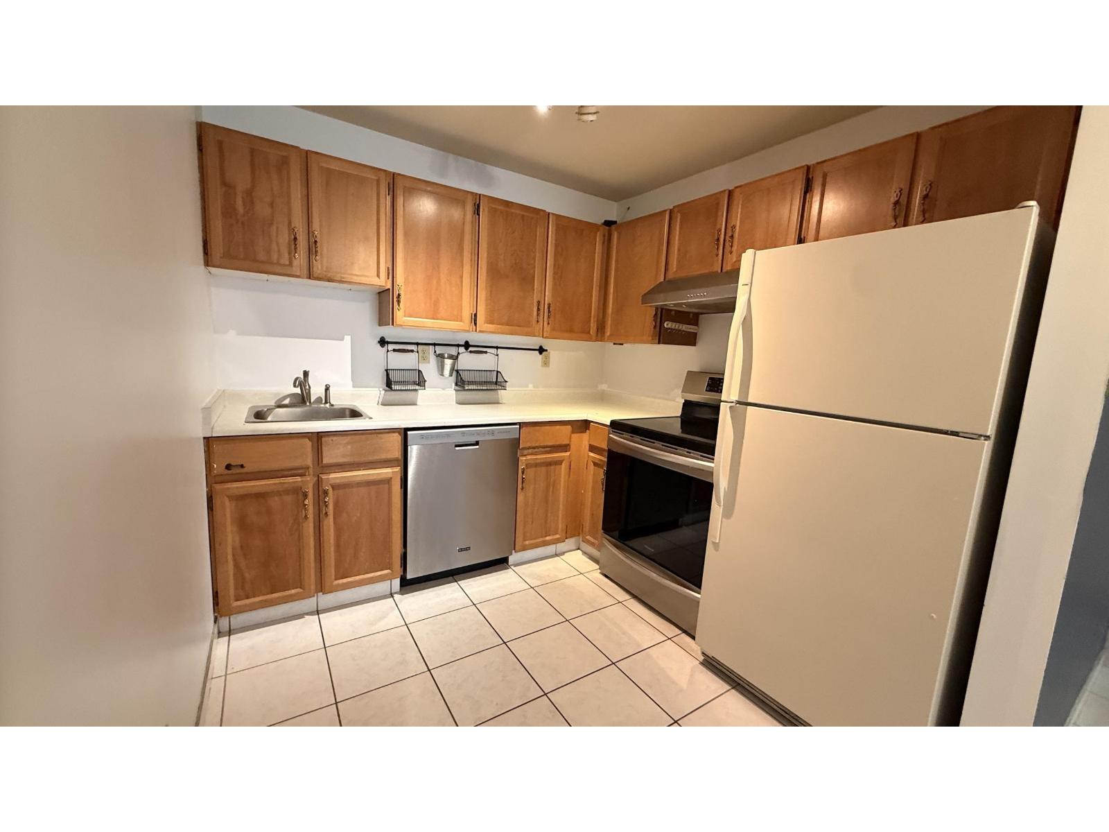108 9952 149 Street, Surrey, British Columbia  V3R 7W7 - Photo 11 - R3145019