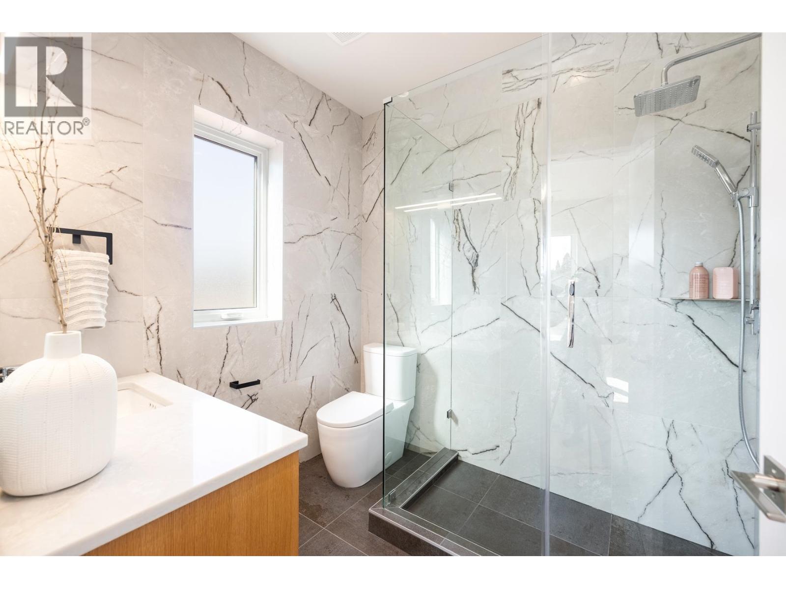 1 2995 ADANAC STREET photo 21