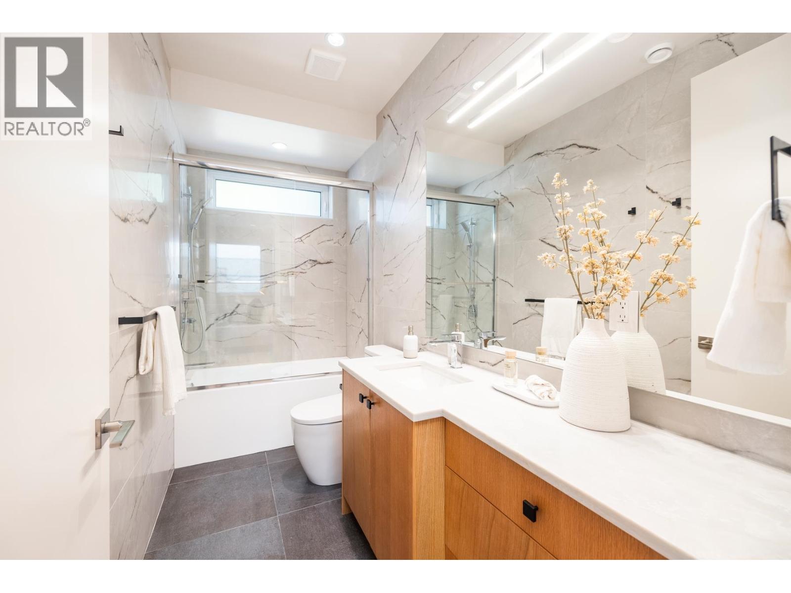 2 2995 Adanac Street, Vancouver, British Columbia  V5K 2N4 - Photo 11 - R3163077