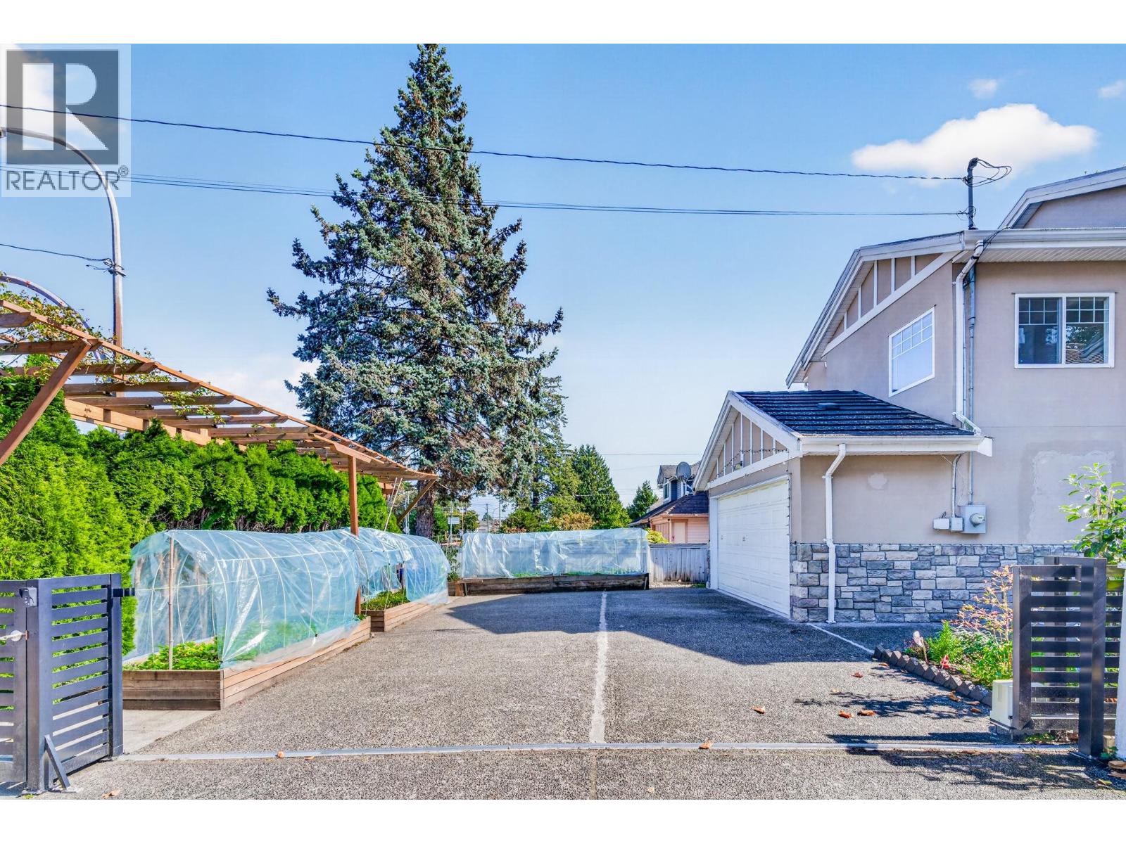 4682 Blundell Road, Richmond, British Columbia  V7C 1G9 - Photo 2 - R3144434