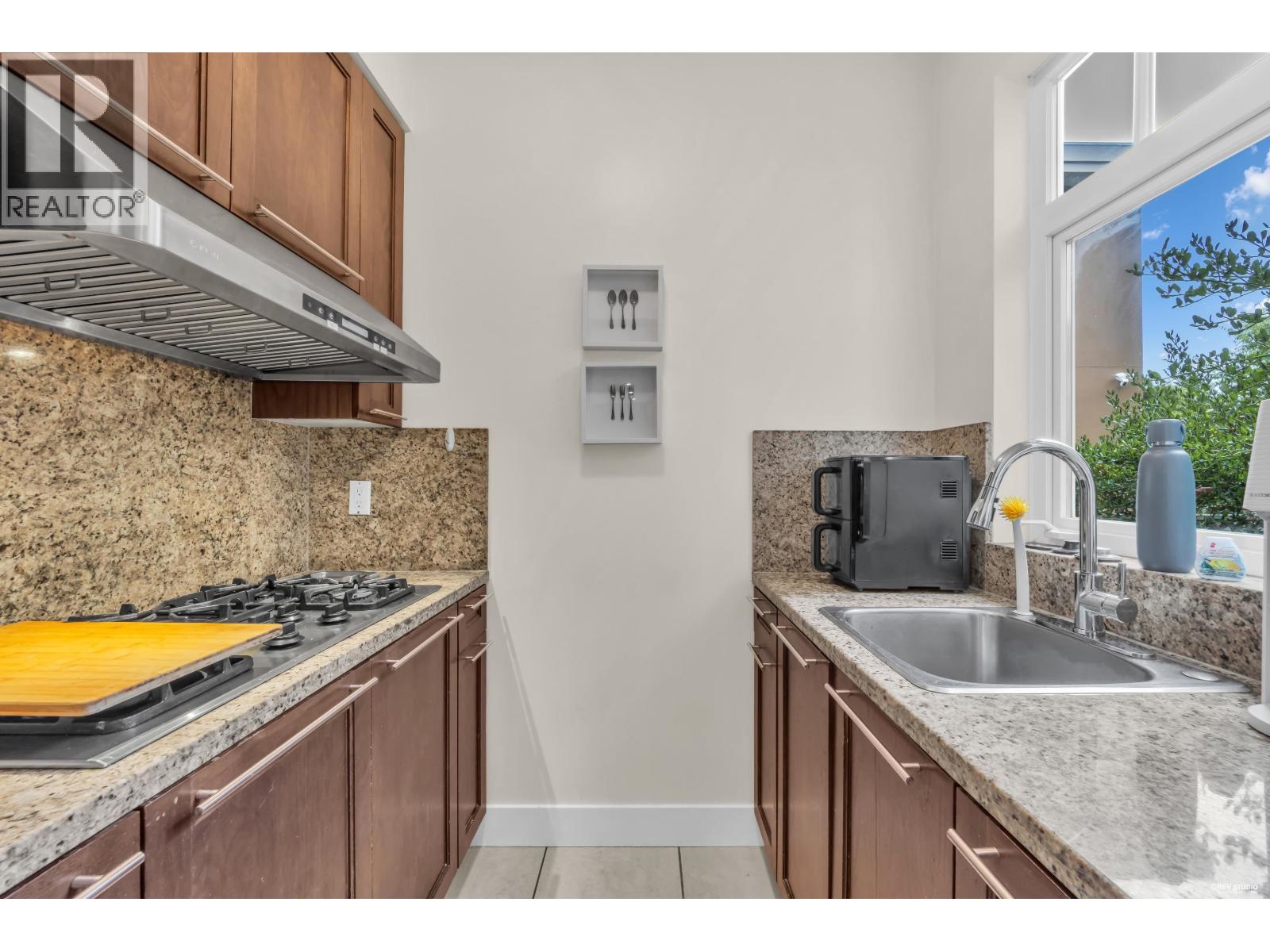 2483 W 22nd Avenue, Vancouver, British Columbia  V6L 1M3 - Photo 13 - R3168008