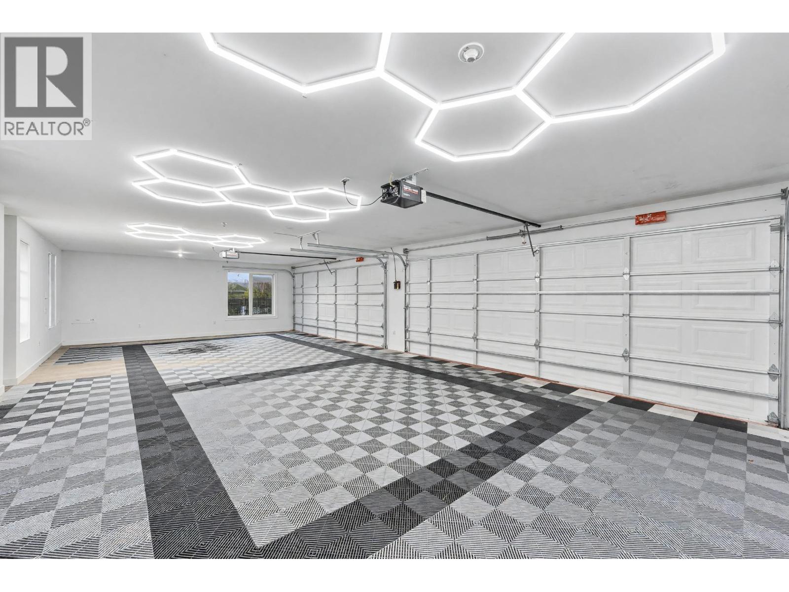 2483 W 22nd Avenue, Vancouver, British Columbia  V6L 1M3 - Photo 38 - R3168008