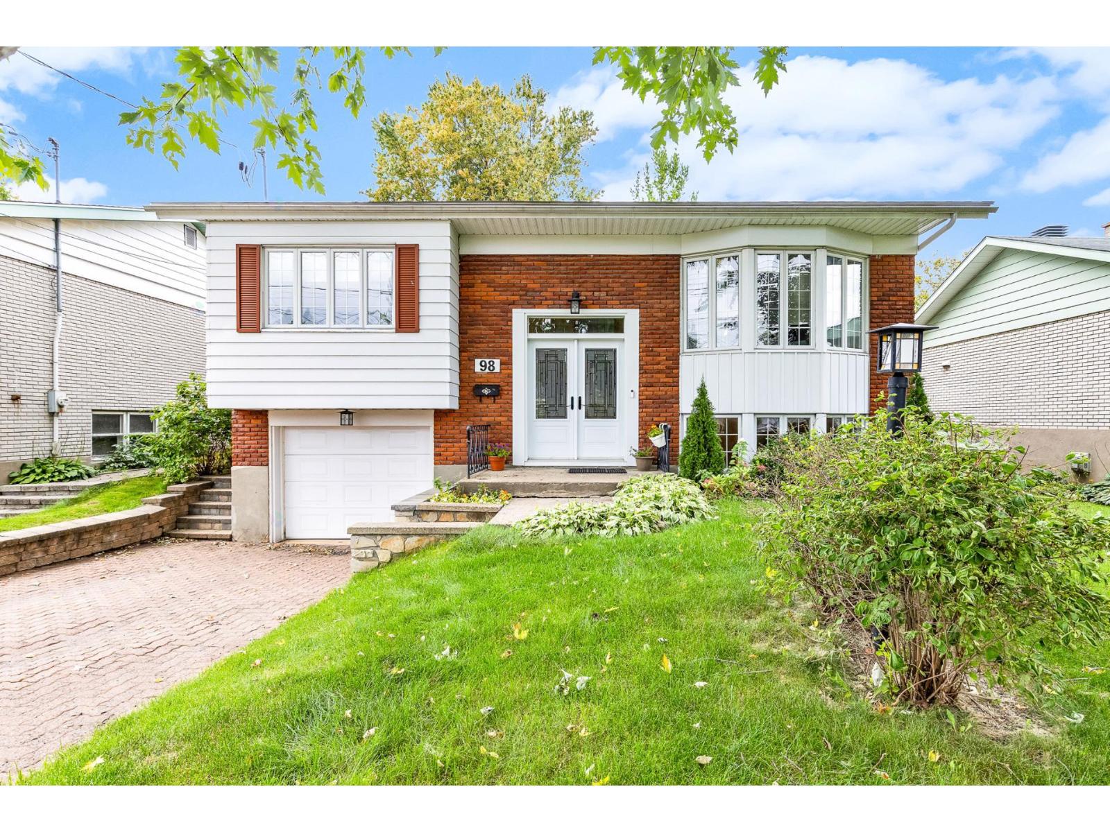 98 Rue Cartier Montréal (Pierrefonds-Roxboro) Quebec Canada H8Y1G8 2