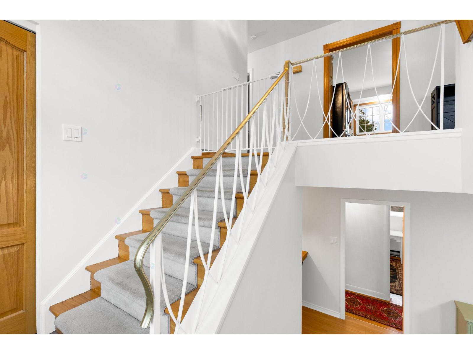 98 Rue Cartier Montréal (Pierrefonds-Roxboro) Quebec Canada H8Y1G8 5
