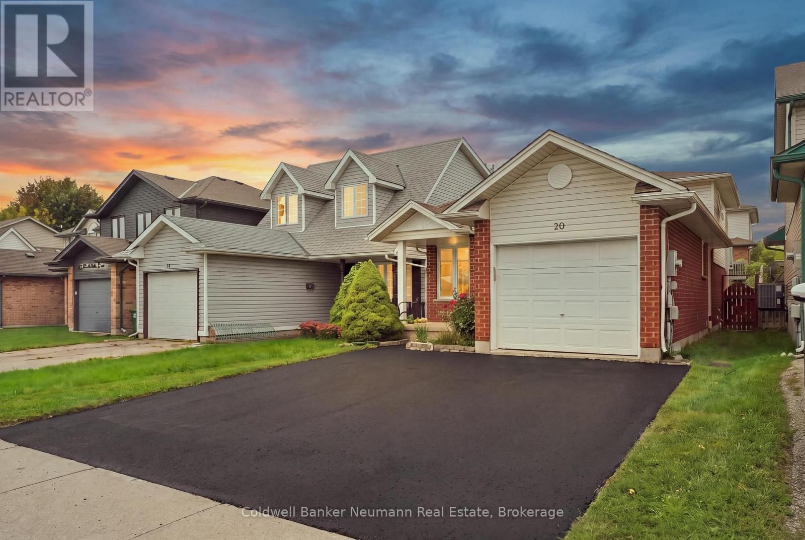 20 Trailbrook Lane, Guelph (Grange Road), Ontario  N1E 7B5 - Photo 2 - X13817190