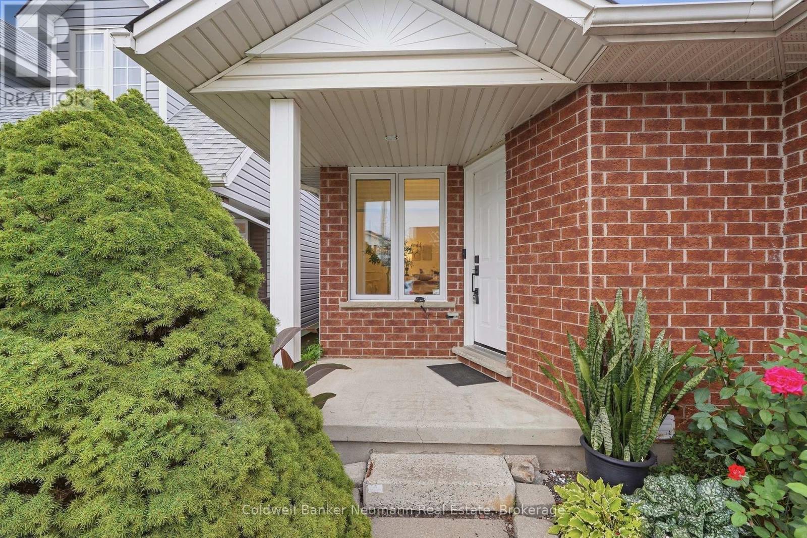 20 Trailbrook Lane, Guelph (Grange Road), Ontario  N1E 7B5 - Photo 3 - X13817190