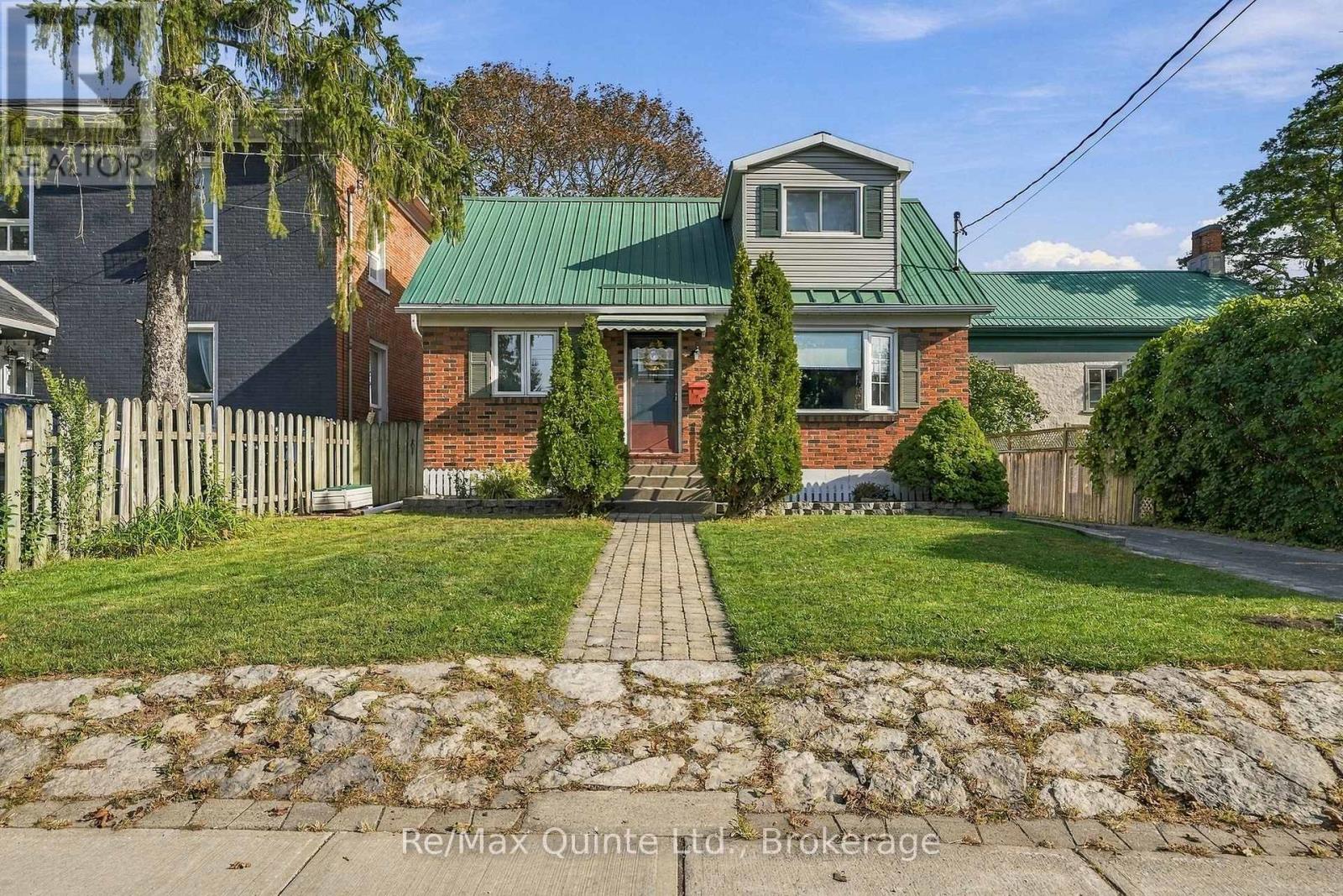 170 Moira Street W, Belleville, Ontario  K8P 1T5 - Photo 1 - X13817256