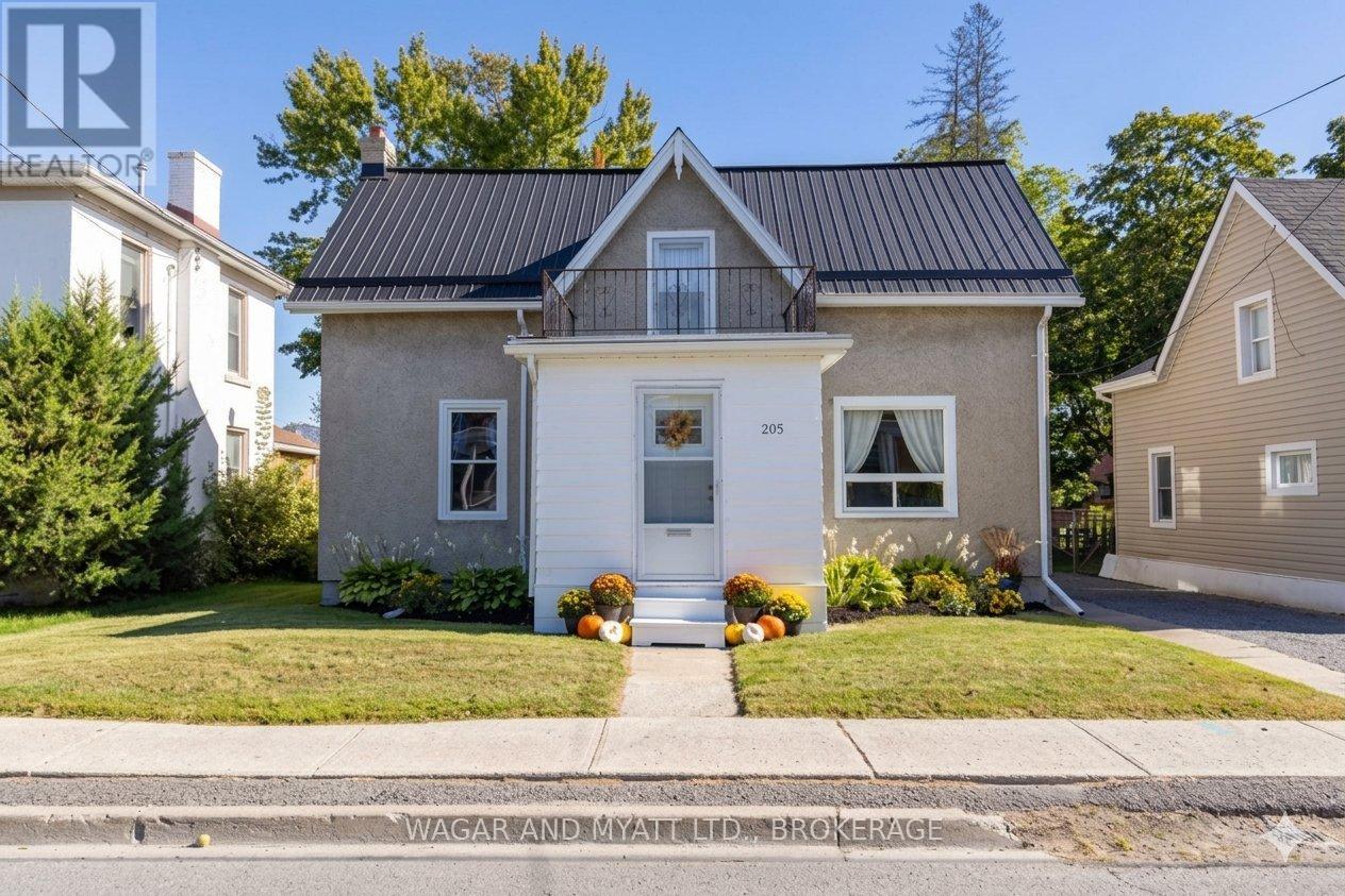 205 Centre Street N, Greater Napanee (Greater Napanee), Ontario  K7R 1N7 - Photo 1 - X13817176