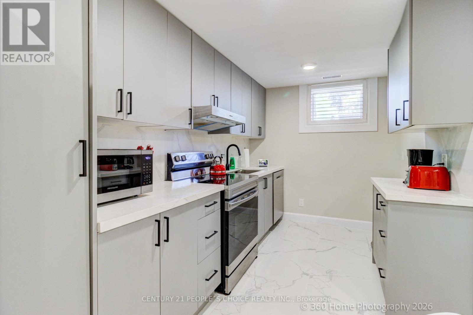 Lower - 37 Bentworth Avenue, Toronto, Ontario  M6A 1P1 - Photo 10 - W13172838