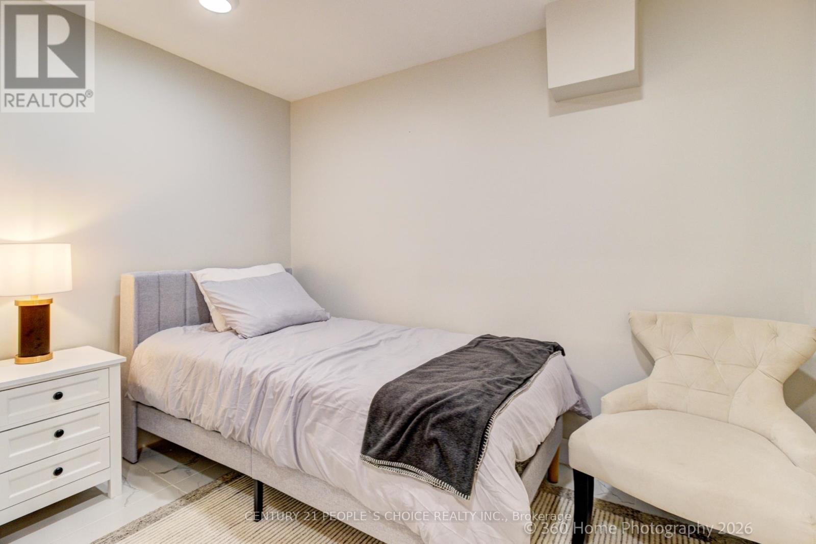 Lower - 37 Bentworth Avenue, Toronto, Ontario  M6A 1P1 - Photo 23 - W13172838