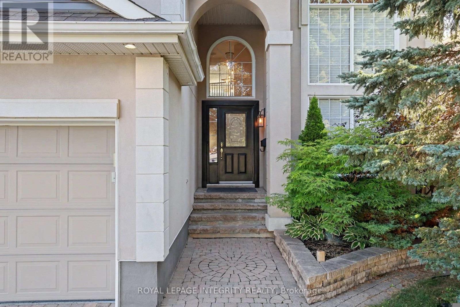 92 Broughton Street, Ottawa, Ontario  K2K 3N4 - Photo 3 - X13817184