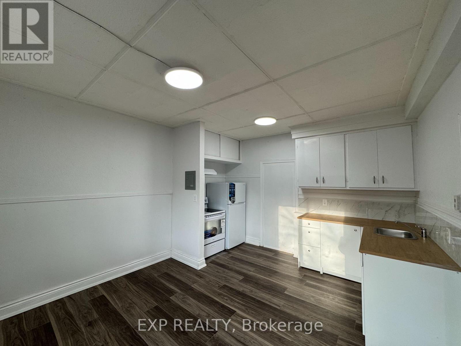 19 Loyer Street, Ottawa, Ontario  K1L 5V9 - Photo 4 - X13817214