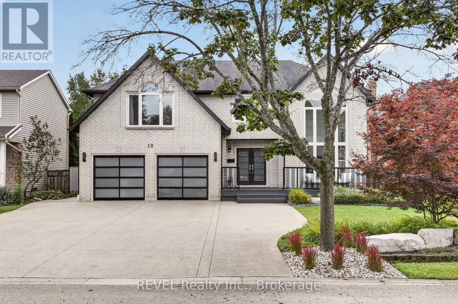 10 Meadowbrook Lane, Pelham (Fonthill), Ontario  L0S 1E4 - Photo 3 - X13817226