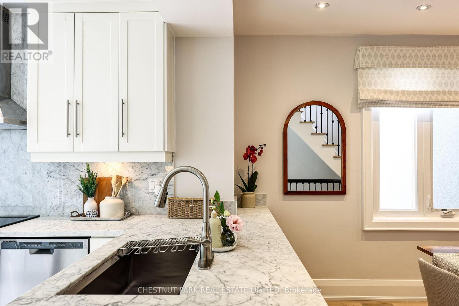 413 Hillsdale Avenue E, Toronto, Ontario  M4S 1T9 - Photo 14 - C13817194